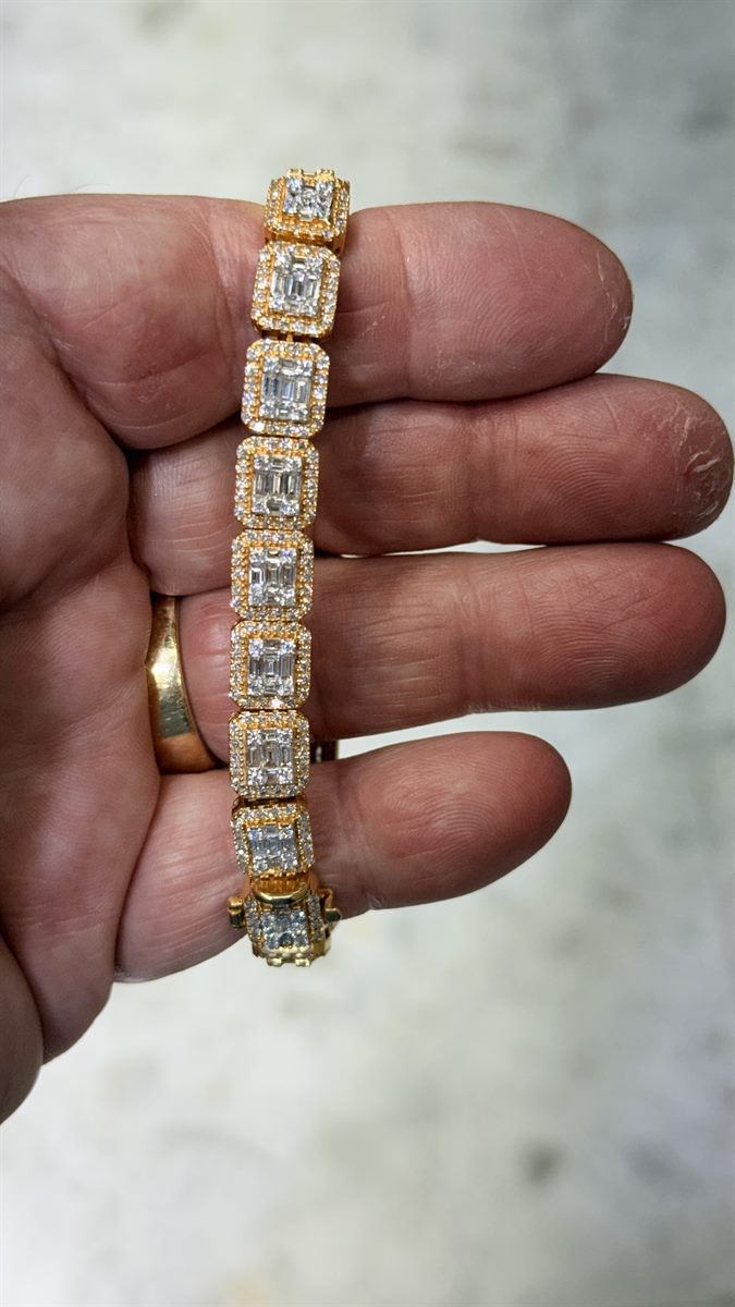 Gold and diamond tennis bracelet